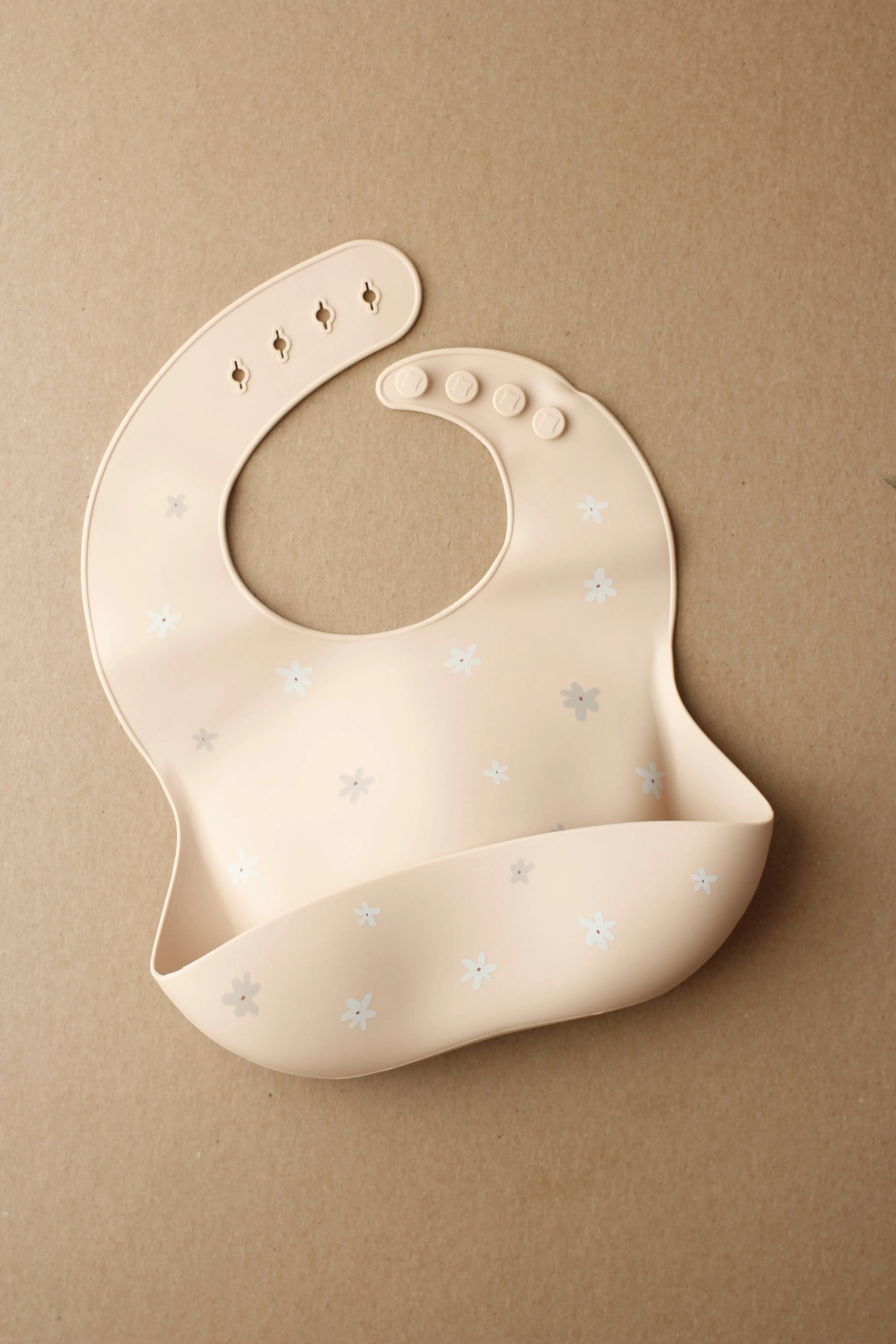 Silicone Baby Bib - Daisy / Blush (mushie)